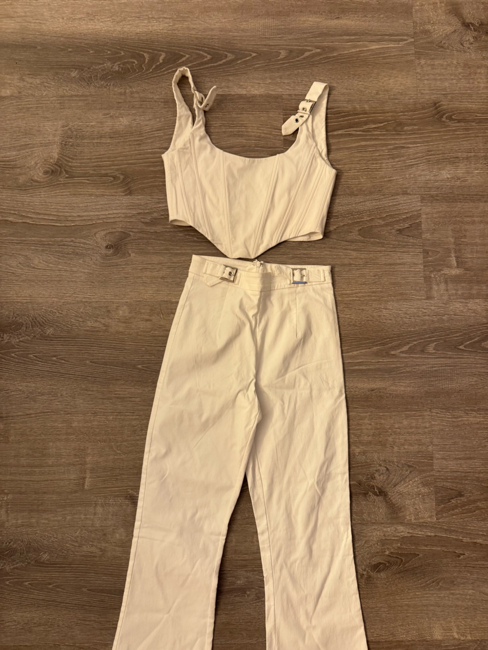 White fox set